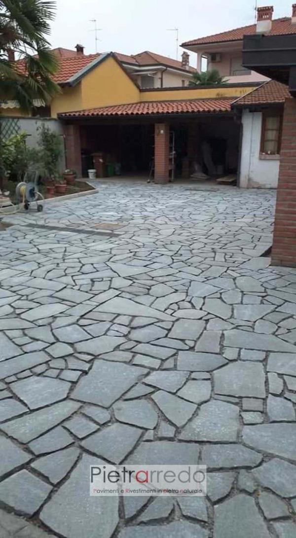 pavimento cortile in pietra naturale luserna blu grigio uniforme offerta prezzo spessore 2 4 cm pietrarredo selciato