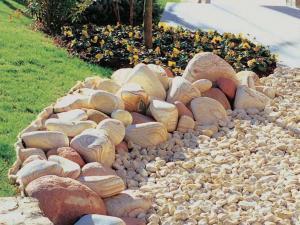 ciottolo giallo mori prezzo stone city granulato zandobbio costo pietre per giardino pietrarredo milano