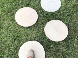 offerta e prezzi passi giapponesi ovali ion arenaria grigia indiana ovale 40 cm pietrarredo