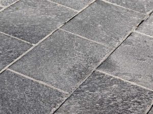 vendita mattonelle in pietra da pavimentazione esteerna pietrarredo milano sale grigia antiscivolo non geliva pietrarredo italy