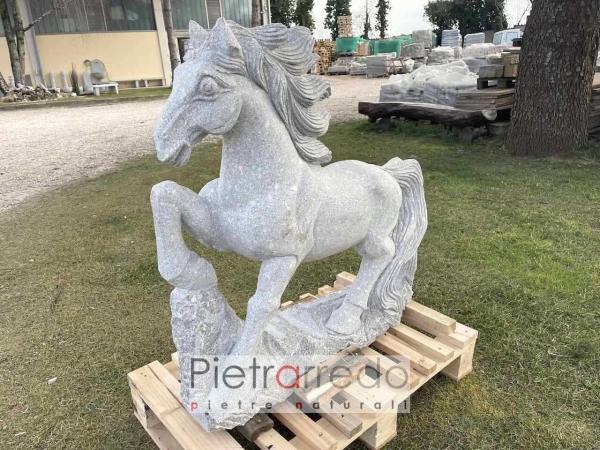 scultura cavallo in granito pietra pietrarredo prezzo maneggi