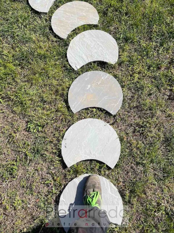 passi giapponesi per camminamento giardino in arenaria grigia mezza luna moon half pietrarredo costo