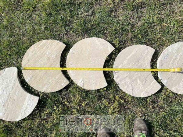 Japanese steps price in yellow sandstone for non-slip garden Pietrarredo crescent round price for sale