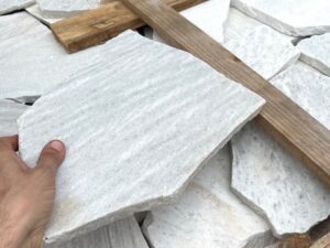 Weißer brasilianischer Quarzitboden 25 mm Dicke Preis Kosten Steinplatte Naturstein pietrarredo
