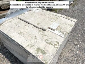 Rivestimento in pietra naturale spaccatello scoppato in marmo perlino bianco prezzo costo pietrarredo milano