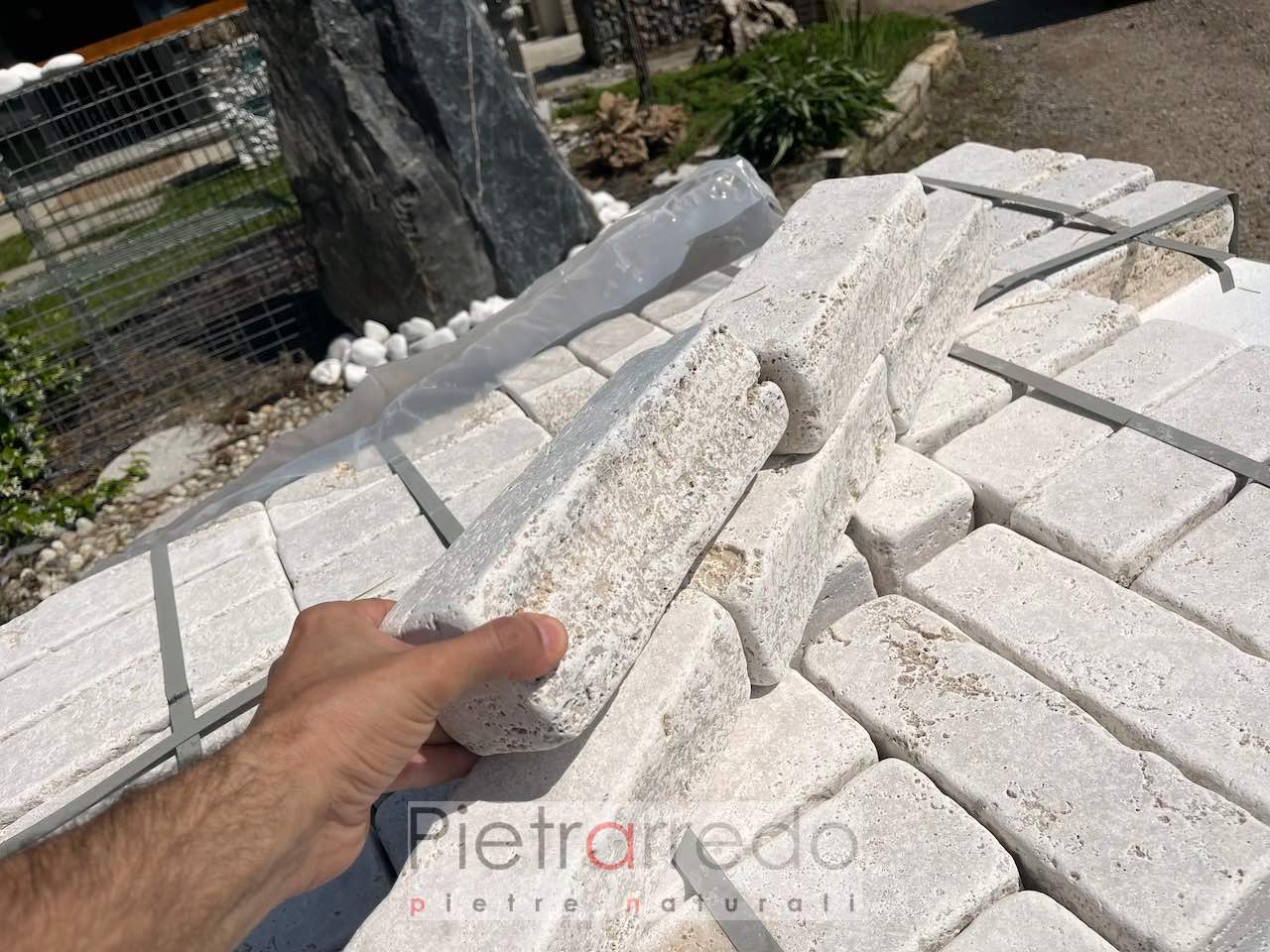 prezzo blocchetti per aiuole in pietra naturale travertino anticato beige sconto pietrarredo stone garden