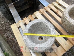 Bieten Sie Pierarredo Italia Granit-Pflanzgefäß mit 30 cm Durchmesser zum Sonderpreis für Gartenmöbel an