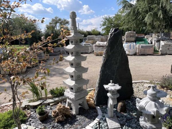 offerta pagoda lanterna giapponese in granito fatta a mano go ju tou pietrarredo Parabiago Mi Italy stone