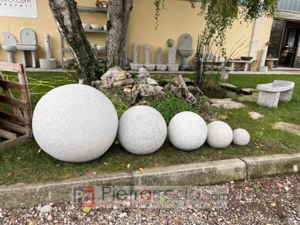 sfere in granito naturale palle per arredo giardino zen giapponese offerta prezzi pietrarredo Parabiago Milano Italia