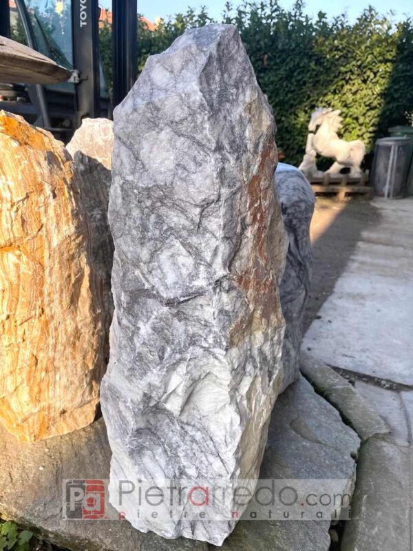 monolithe et pointe de pierre marbre de type Carrara Veranto pour meubles de jardin jardin en pierre pietrarredo cost everest