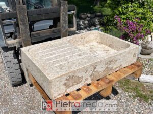 lavandino per cucina stile Country prezzo in saso pietra 1 vasca con scolapiatti tipo travertino beige costo pietrarredo