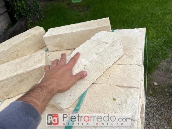 bloc de tuf des Pouilles blanc clair pour meubles de jardin, bordures, parterres de fleurs, murs prix offres coût de pietrarredo milan Parabiago