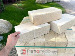 prezzo blocco di tufo pugliese chiaro bianco 37x20x11cm per bordure aiuole sconto pietrarredo costo