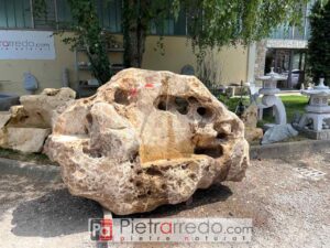 Fontanone da giardino roccioso mediterraneo gigante ston agarden sasso puglia offerta prezzo pietrarredo stock magazzino