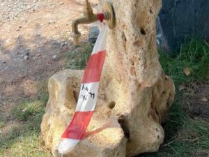 offers for garden fountains Italian style Mediterranean Puglia made in rock stone price Pietraredo Milan warehouse stock
