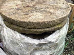 base da frantoio antico in pietra planare per tavolini e ruote rotonde prezzo pietrarredo pietre naturali