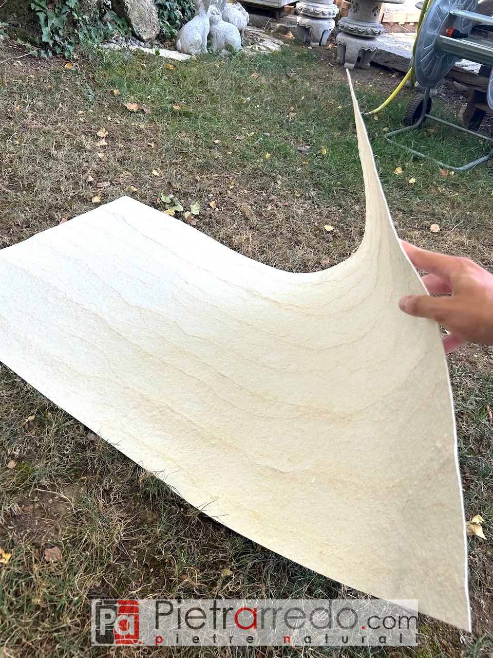 Rivestimento in pietra ” FOGLIO CREAM” 122 cm x 61 cm – FLEX